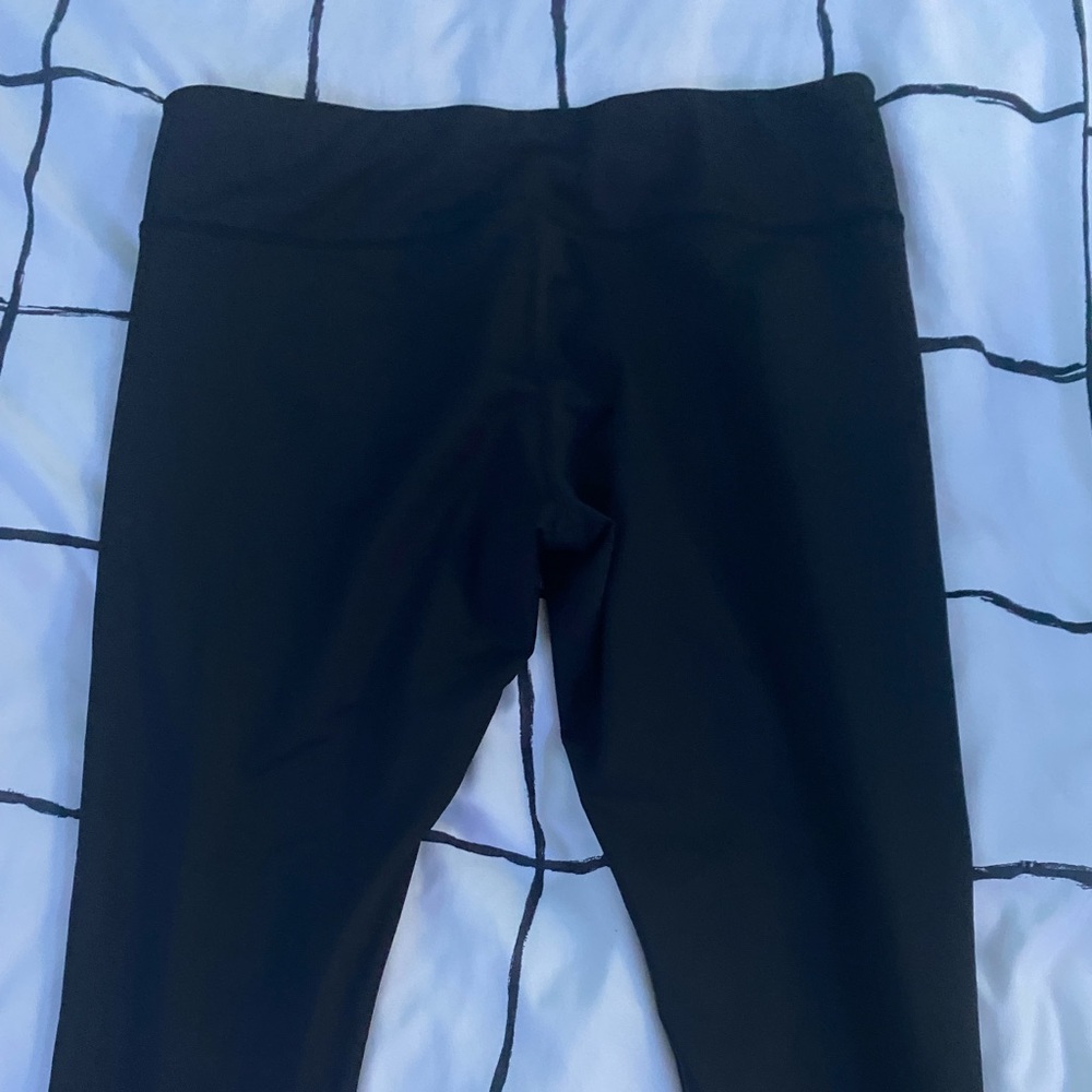 Black leggings w/ pocket at the top